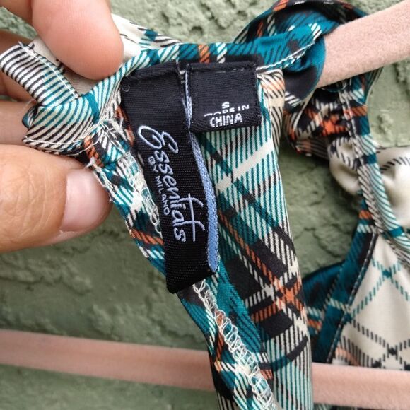 EUC ESSENTIALS BY MILANO Green/White/Red Plaid Ruffled Sleeveless High Neck Top - Picture 8 of 9